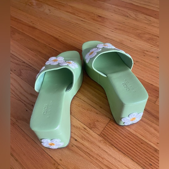 Green Telly daisy/flower wedges from ASOS - Picture 9 of 12